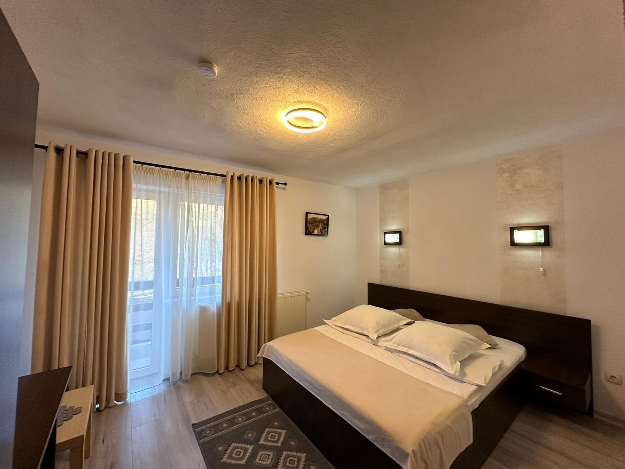 Casuta De Langa Izvor Hotel มัวเยชู เด ซุส ภายนอก รูปภาพ
