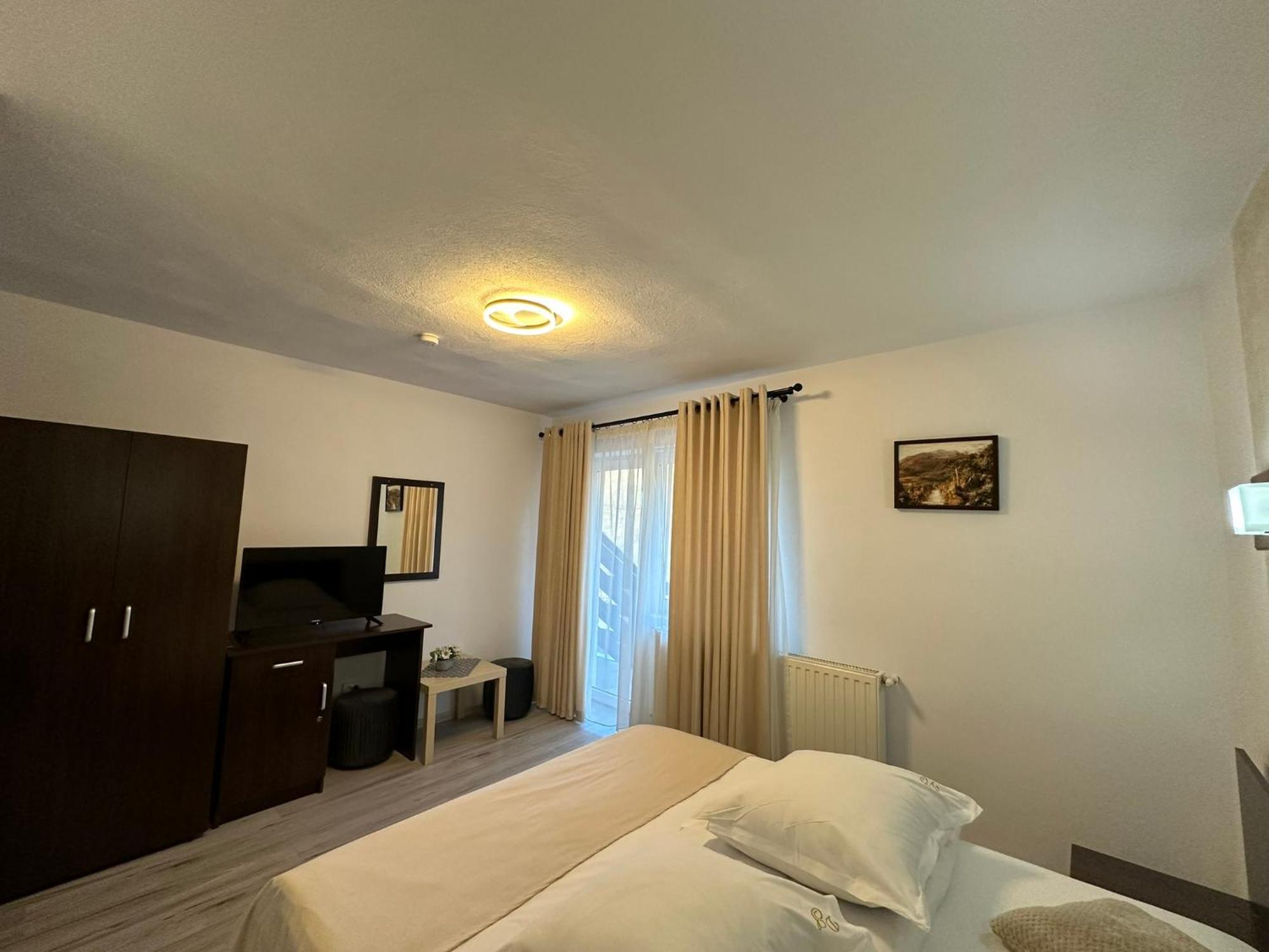 Casuta De Langa Izvor Hotel มัวเยชู เด ซุส ภายนอก รูปภาพ