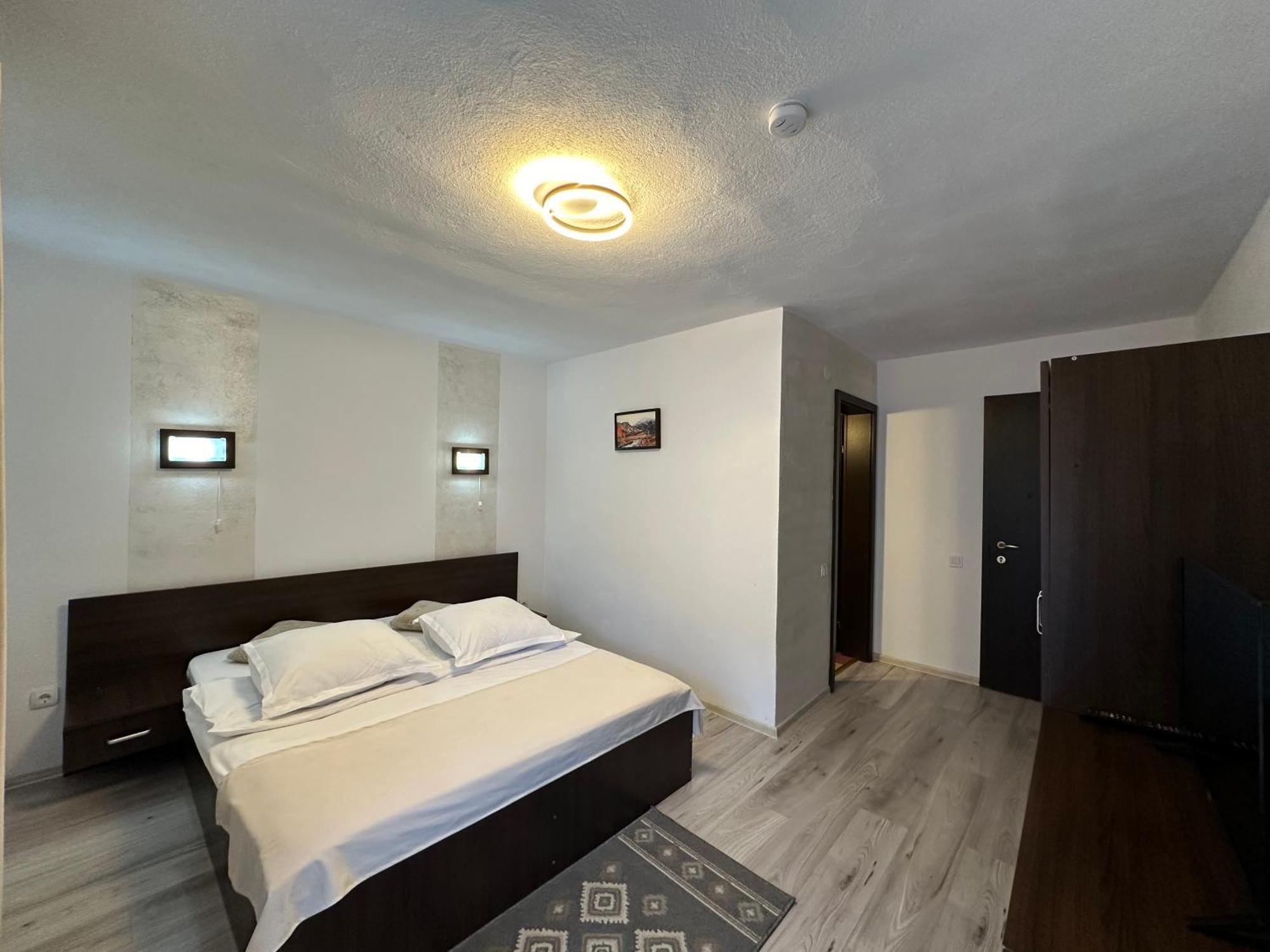 Casuta De Langa Izvor Hotel มัวเยชู เด ซุส ภายนอก รูปภาพ